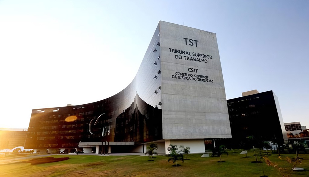 TST irá fixar tese sobre mudança de regime celetista para estatutário antes da Constituição