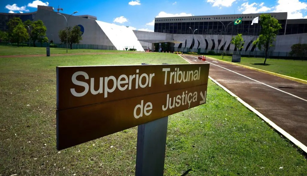 STJ conclui que condenação por improbidade administrativa exige análise de dolo específico