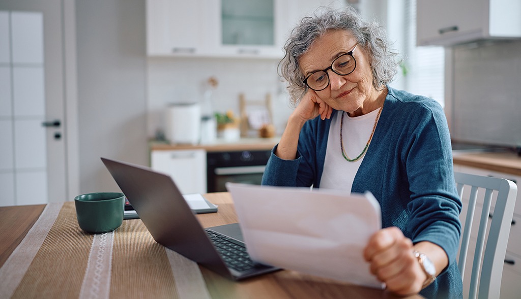 Aposentada busca na Justiça ressarcimento por descontos indevidos de Seguro de Vida