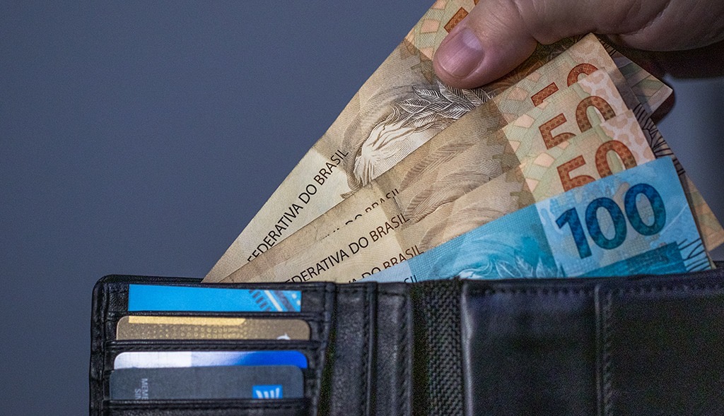 Turma Nacional de Uniformização reconhece que abono de permanência deve integrar 13º salário e férias de servidores